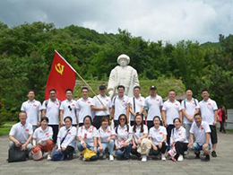 重走抗联路 永葆党旗红