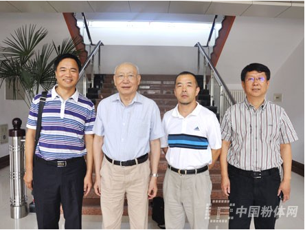   中国著名仪器专家金国藩院士到丹东百特视察