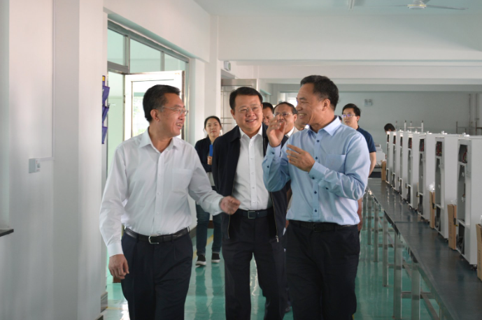 丹东新任市委书记葛海鹰视察丹东百特