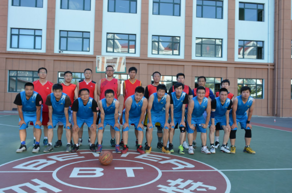 丹东百特和丹东九三学社举行篮球友谊赛